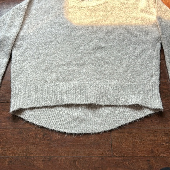 RD Style Sweater - Picture 4 of 6